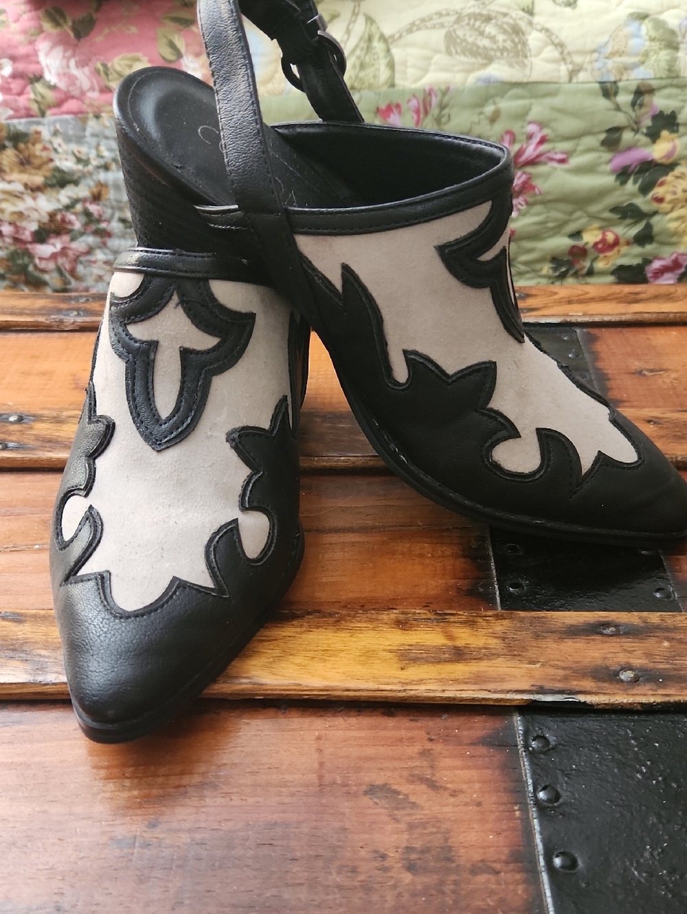 Coconuts by Matisse Black and Cream Pointed Slingback Mules Size 7.5